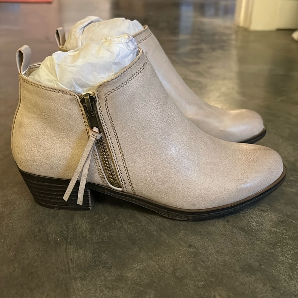 NWT Rampage Booties SZ 5.5